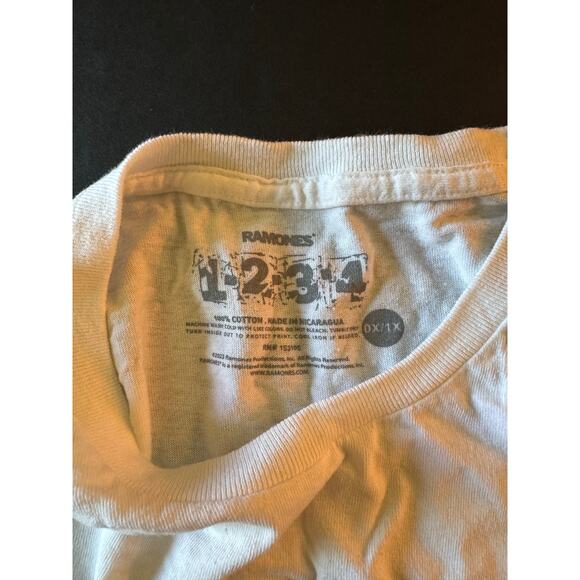NWOT Buckle Ramones En Concert White Tee - Picture 4 of 4